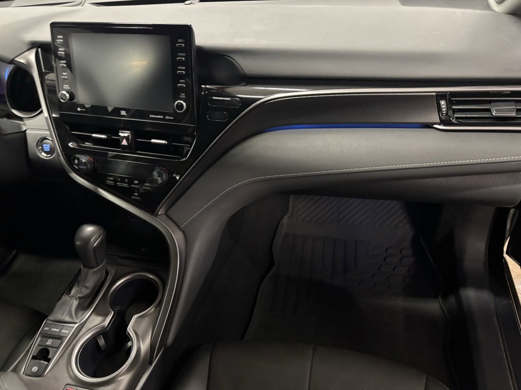 Used 2024 Toyota Camry XSE w/ Navigation Package image 21