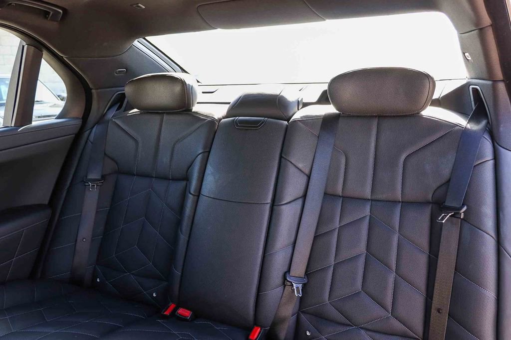 Used 2025 BMW 740i xDrive image 18