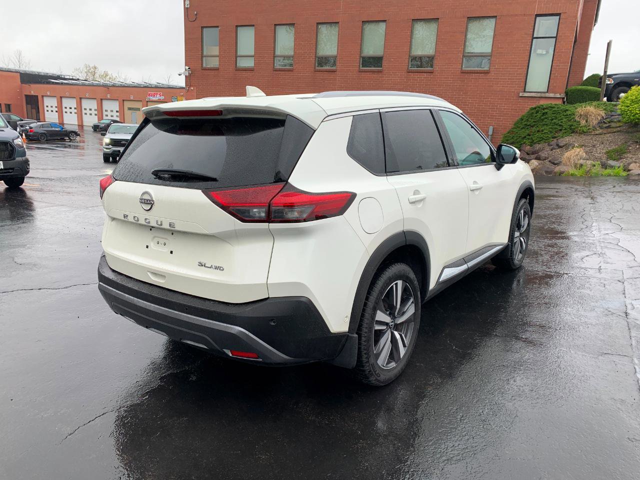 Used 2023 Nissan Rogue SL AWD/4WD image 21