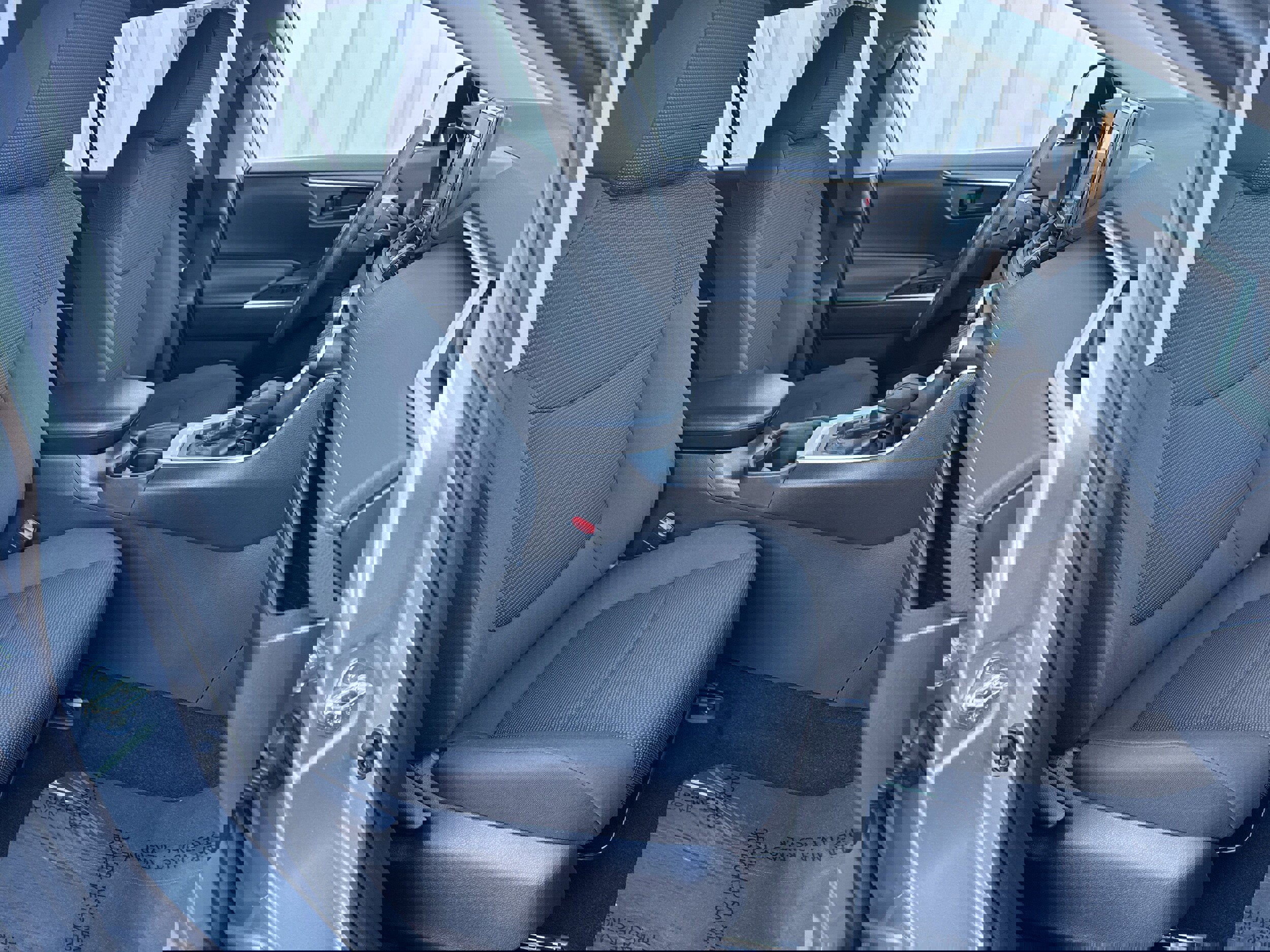 Used 2020 Toyota RAV4 LE image 12