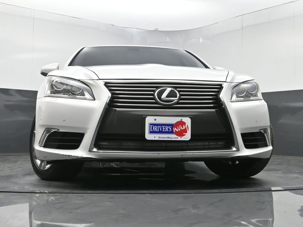 Used 2016 Lexus LS 460 w/ Comfort Package image 28