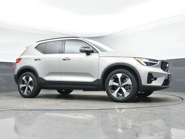 Used 2023 Volvo XC40 B5 Plus w/ Driver Assist Package image 36