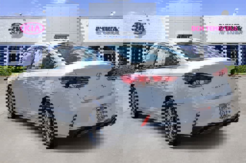 Used 2018 Hyundai Sonata SE w/ Cargo Package FWD image 6