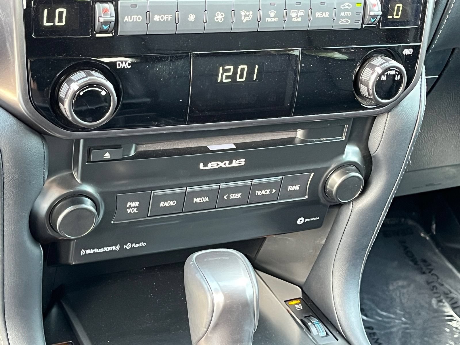 Used 2023 Lexus GX 460 Premium w/ Premium Package AWD/4WD image 25
