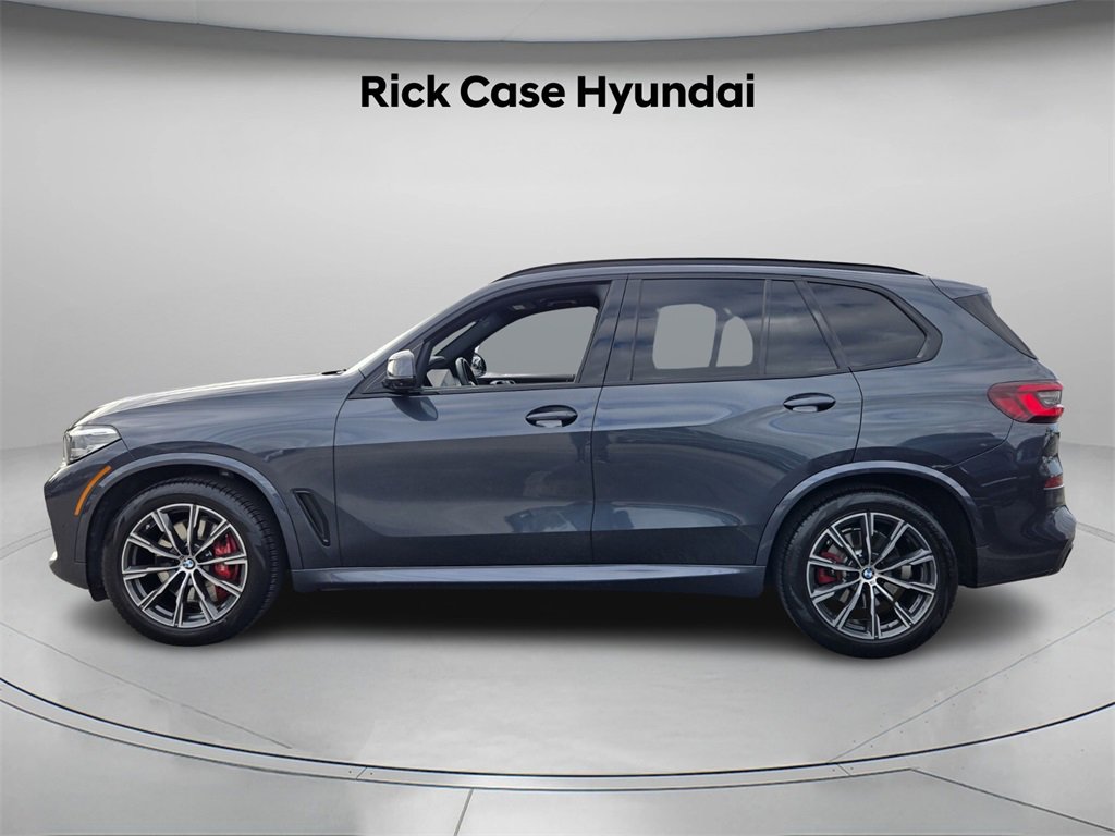 Used 2022 BMW X5 xDrive40i w/ M Sport Package image 3