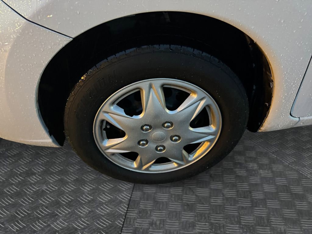 Used 2017 Nissan Versa Note SV image 9