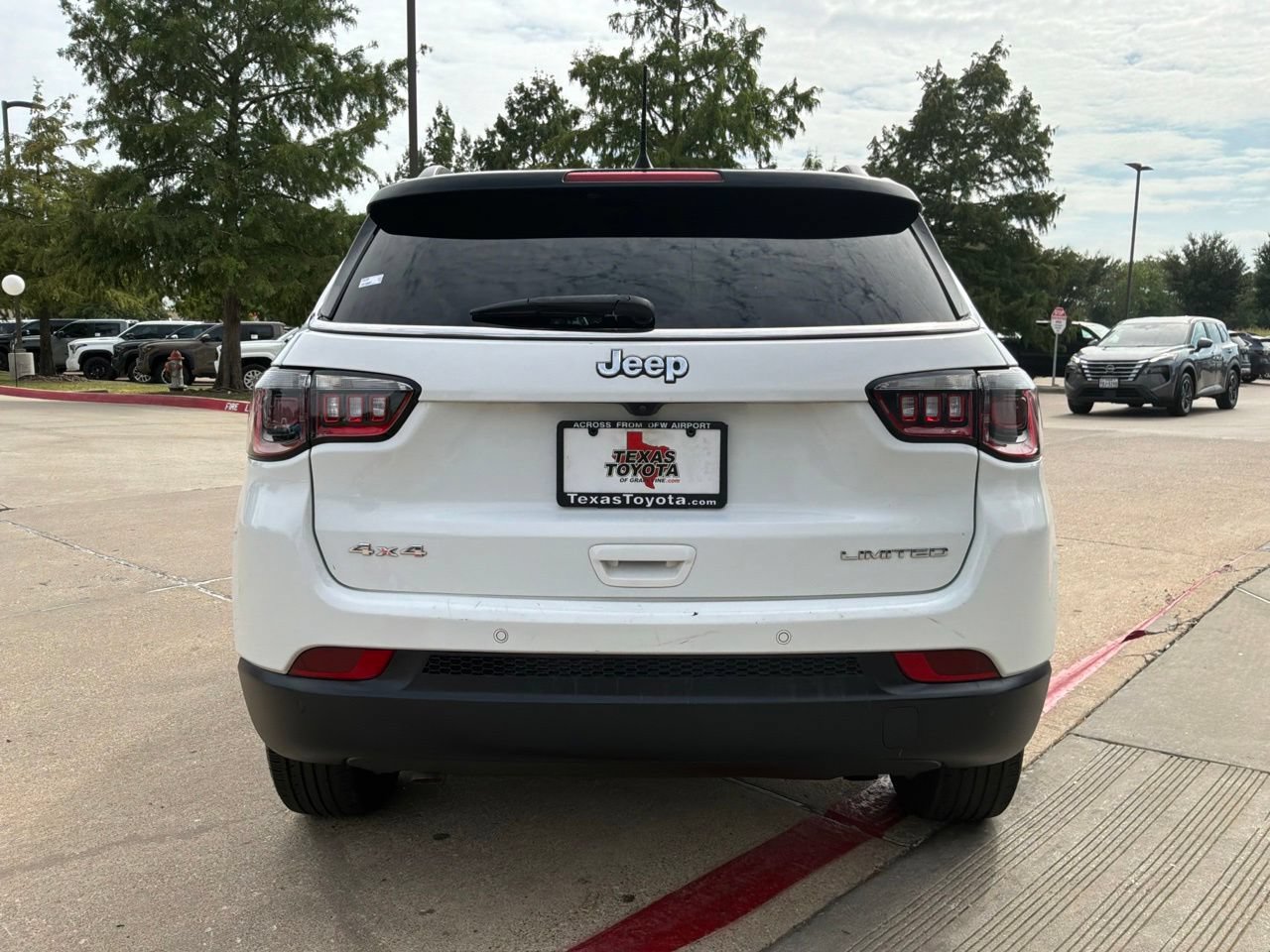Used 2025 Jeep Compass Limited AWD/4WD image 7