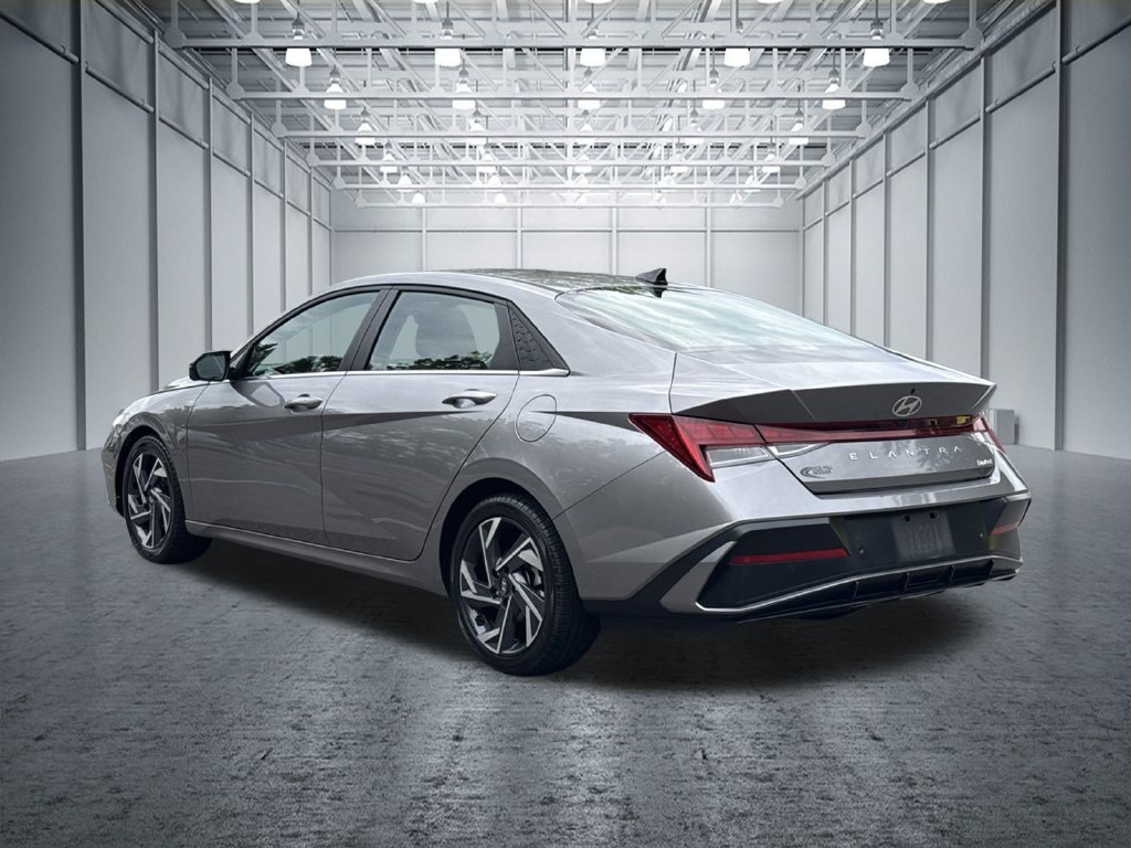 Used 2024 Hyundai Elantra Limited FWD image 6