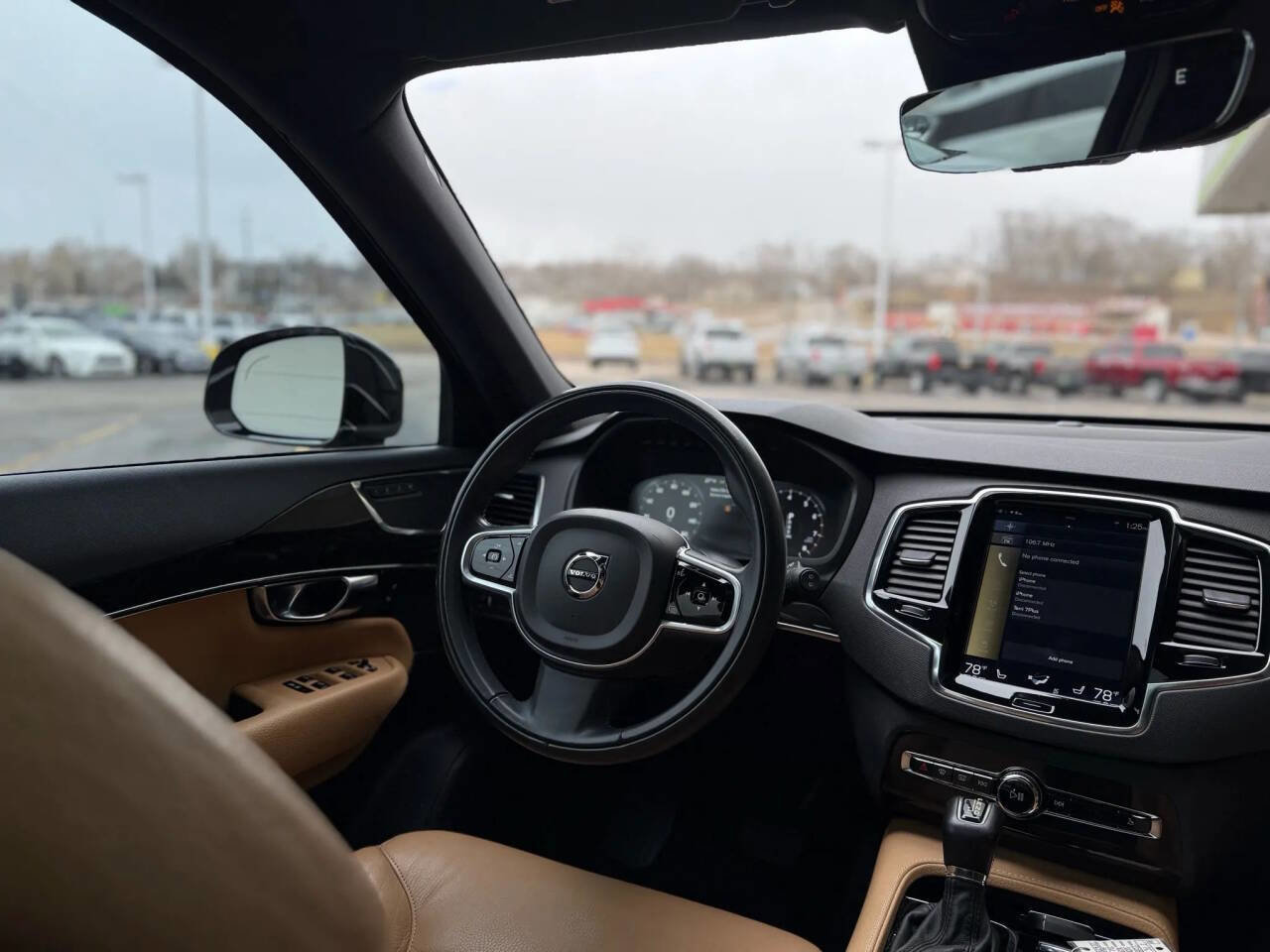 Used 2018 Volvo XC90 T6 Momentum w/ Convenience Package image 21