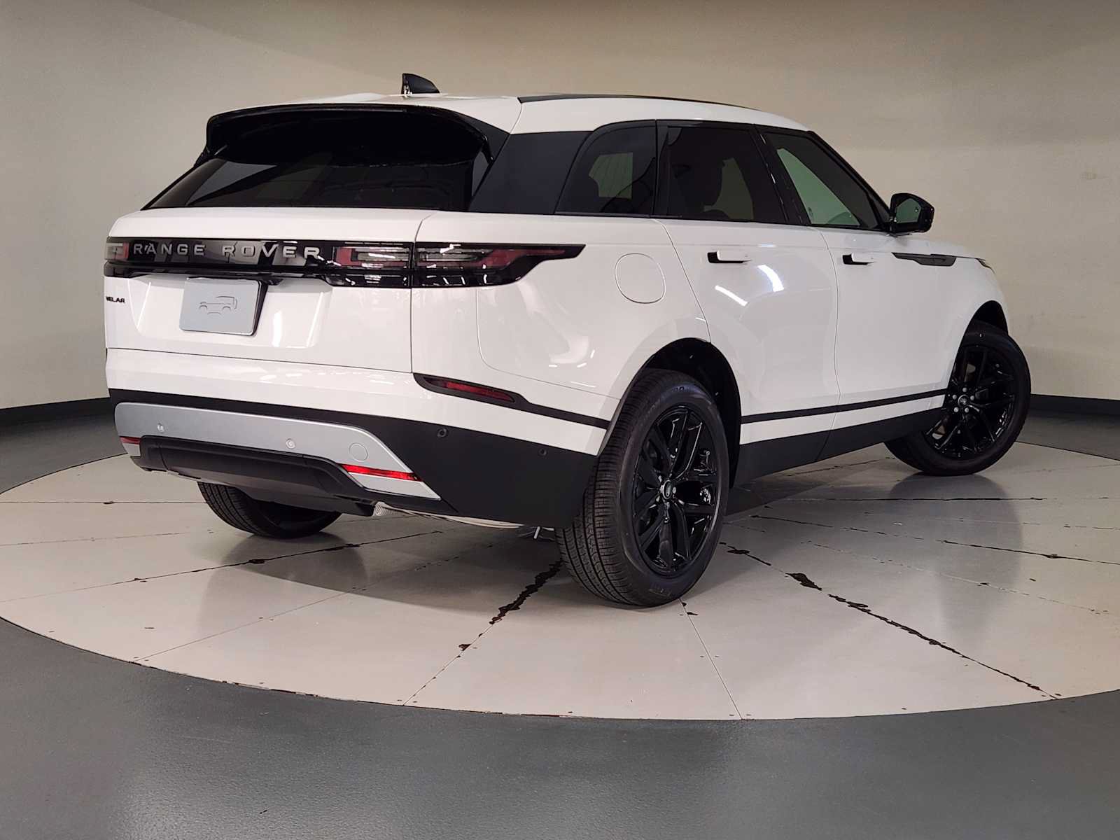 Used 2026 Land Rover Range Rover Velar S AWD/4WD image 2