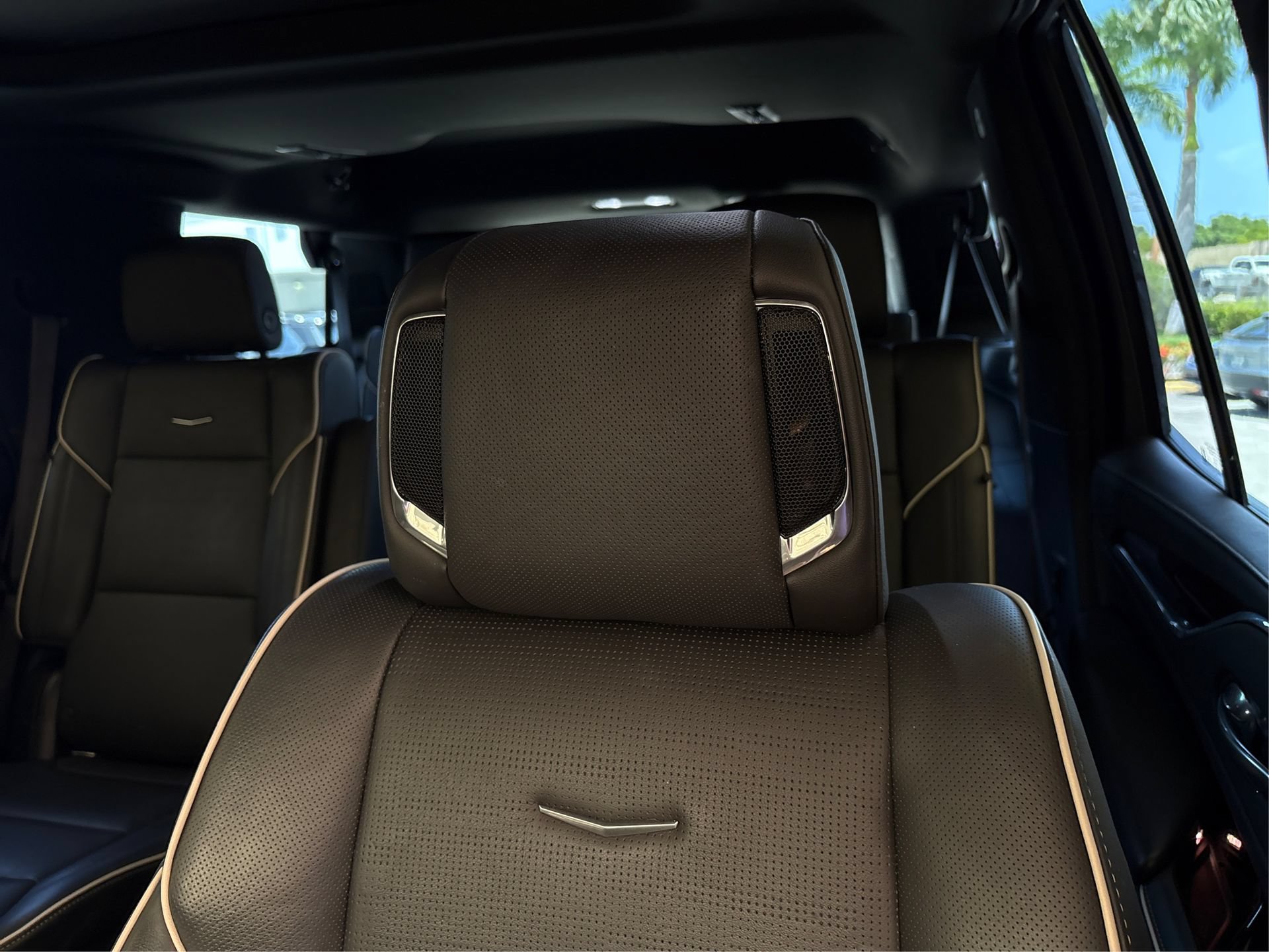 Certified 2022 Cadillac Escalade Premium Luxury w/ Performance Package AWD/4WD image 31