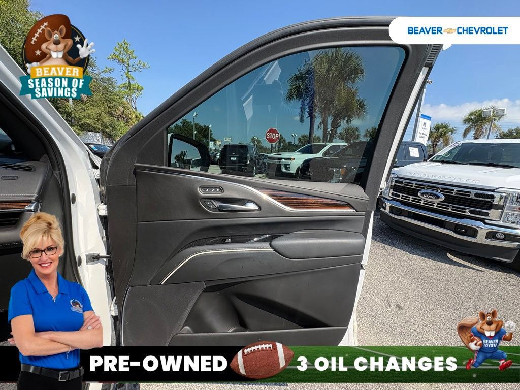 Used 2023 Cadillac Escalade Premium Luxury AWD/4WD image 36