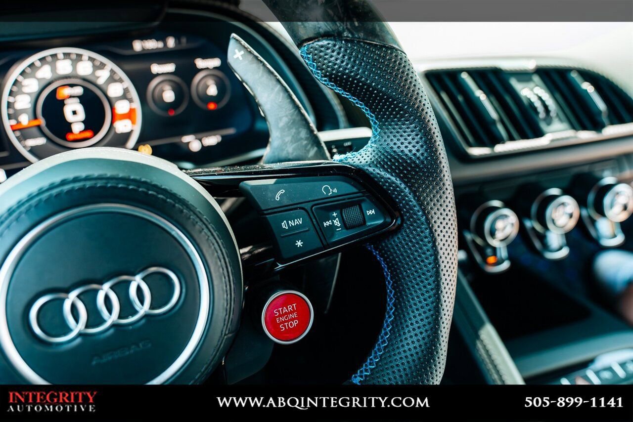 Used 2017 Audi R8 V10 w/ Carbon Exterior Package image 34