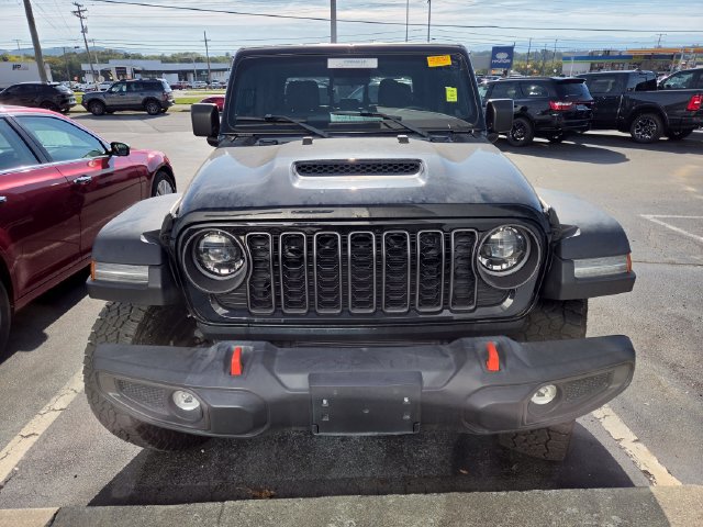 Used 2024 Jeep Gladiator Mojave w/ Convenience Group AWD/4WD image 3