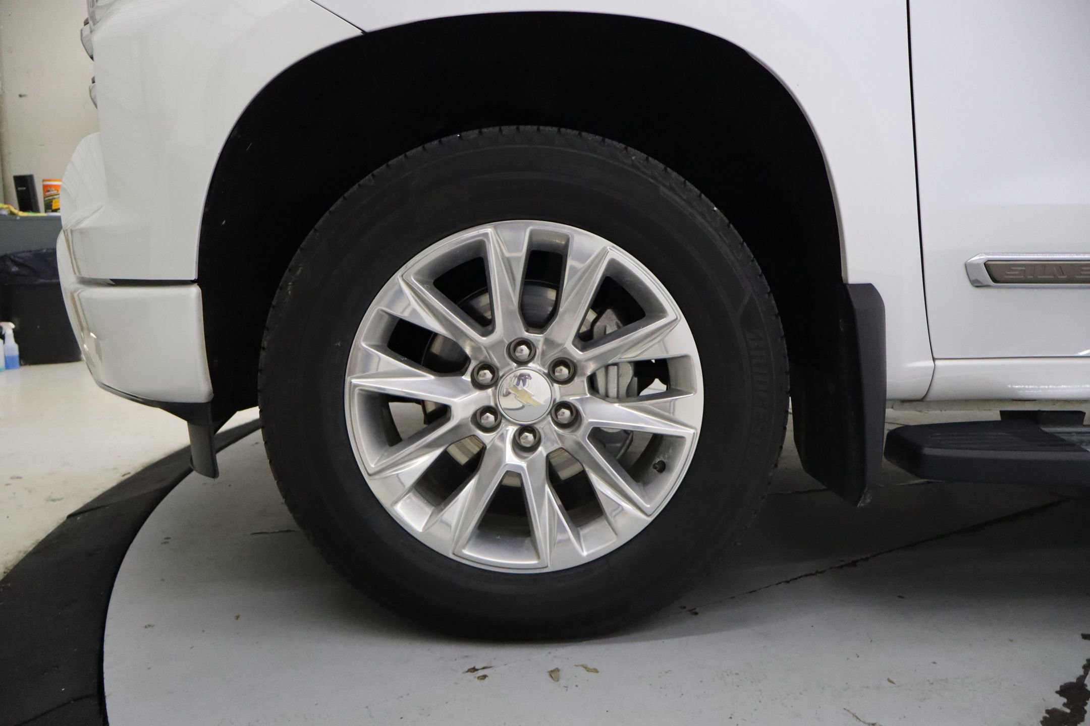 Used 2022 Chevrolet Silverado 1500 High Country w/ Technology Package image 10