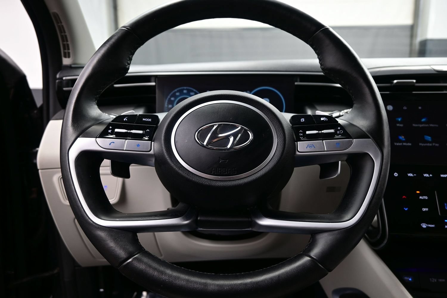 Certified 2024 Hyundai Tucson Limited AWD/4WD image 27