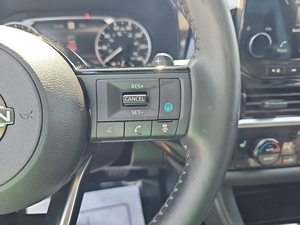 Used 2025 Nissan Pathfinder SL FWD image 18