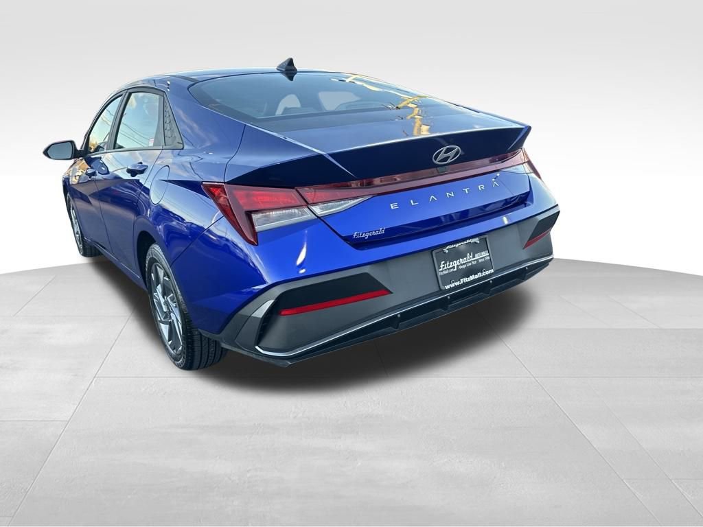 Used 2024 Hyundai Elantra SEL image 5
