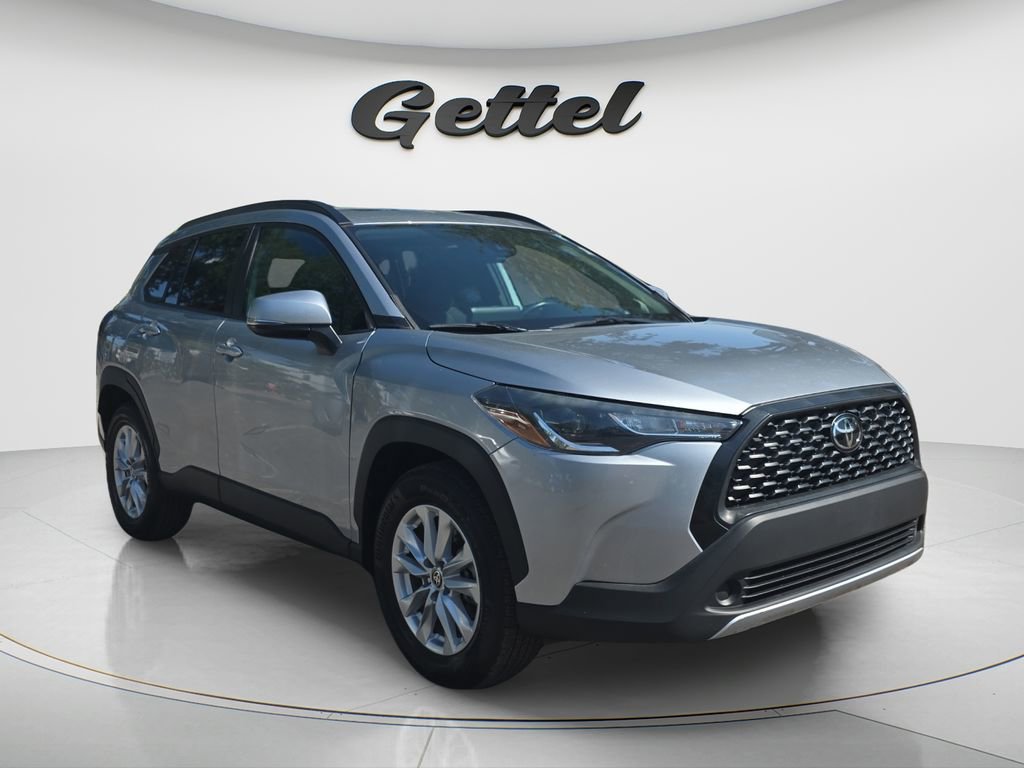 Used 2022 Toyota Corolla Cross LE w/ Moonroof Package AWD/4WD image 2