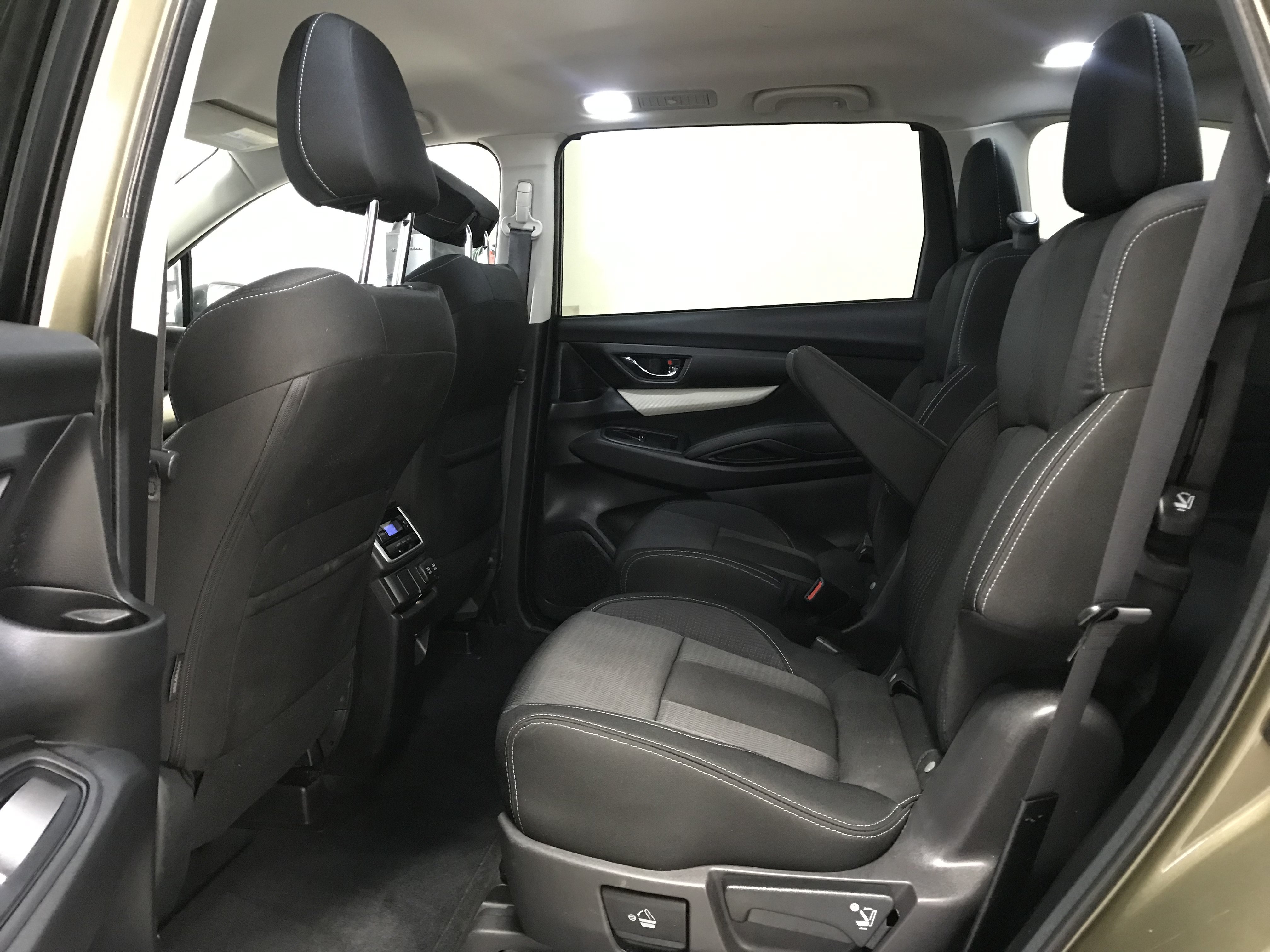 Used 2022 Subaru Ascent Premium w/ Convenience Package AWD/4WD image 10