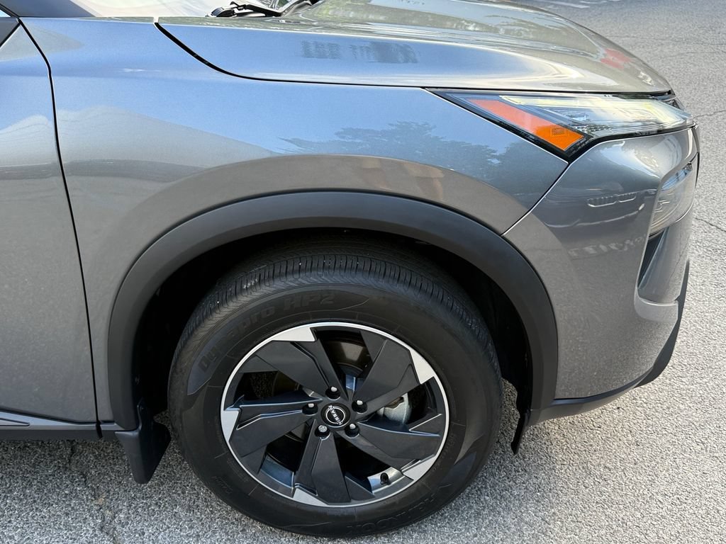 Used 2024 Nissan Rogue SV w/ SV Premium Package AWD/4WD image 9