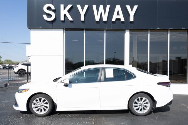 Used 2023 Toyota Camry LE FWD image 2