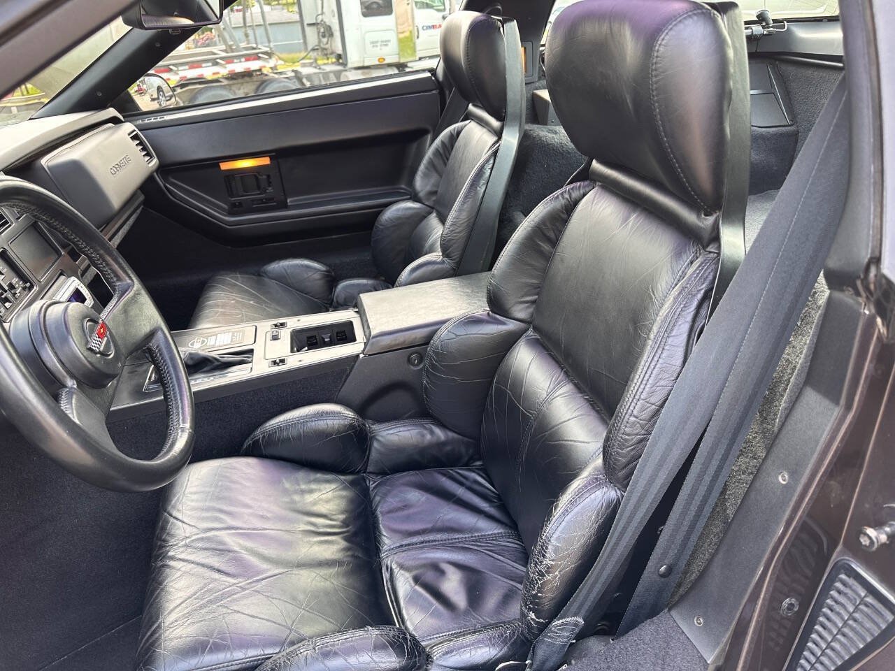 Used 1989 Chevrolet Corvette Coupe RWD image 3