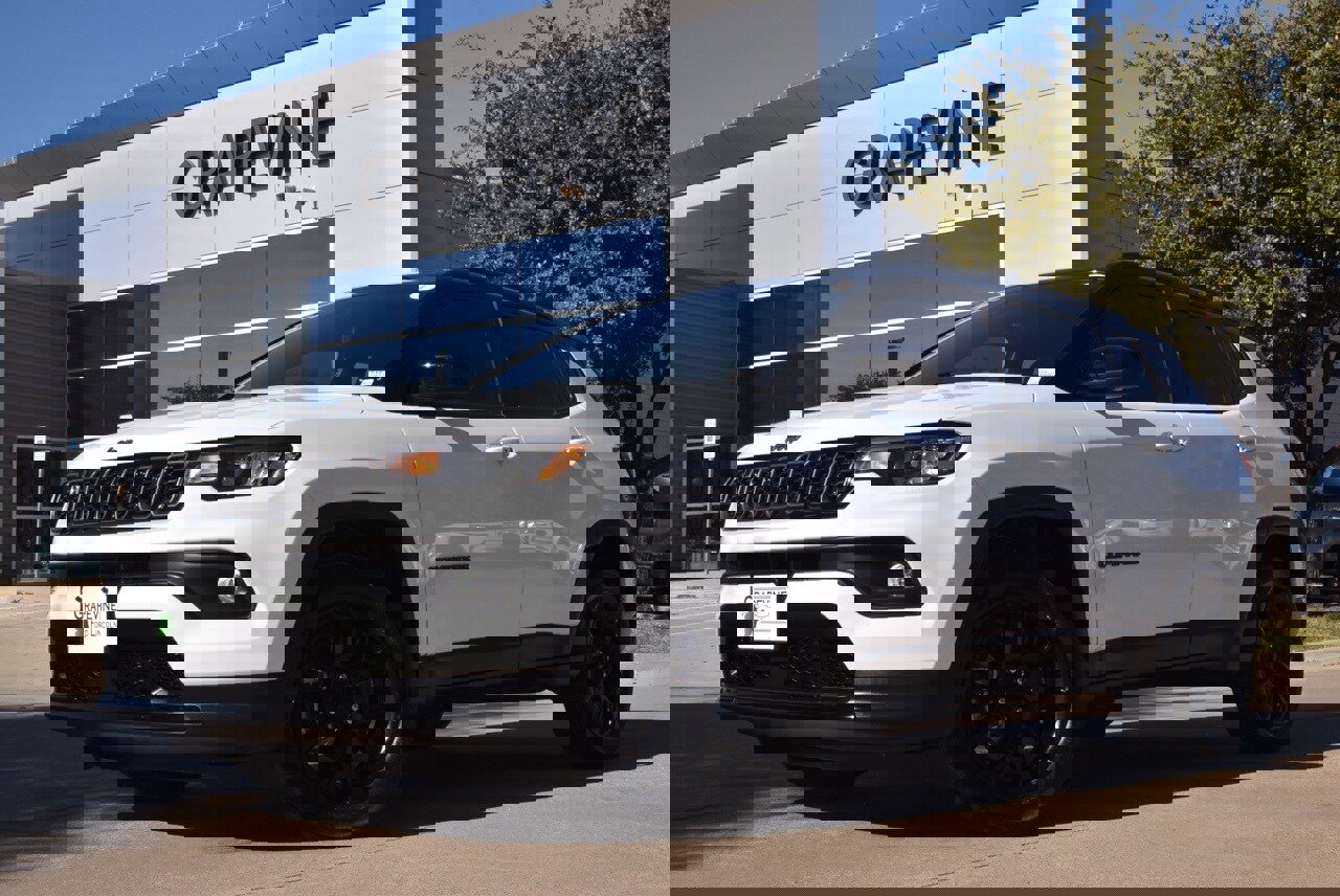 Used 2024 Jeep Compass Latitude w/ Altitude Special Edition video 1