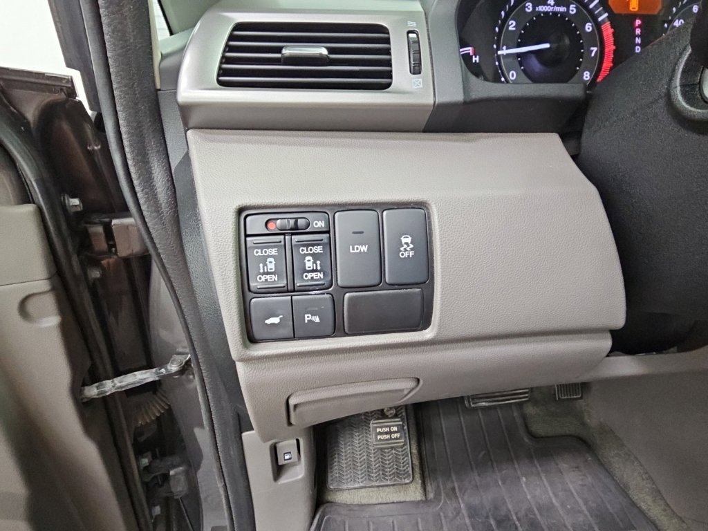 Used 2016 Honda Odyssey Touring Elite image 23