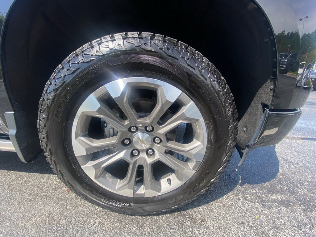 Used 2023 Chevrolet Silverado 1500 High Country AWD/4WD image 29