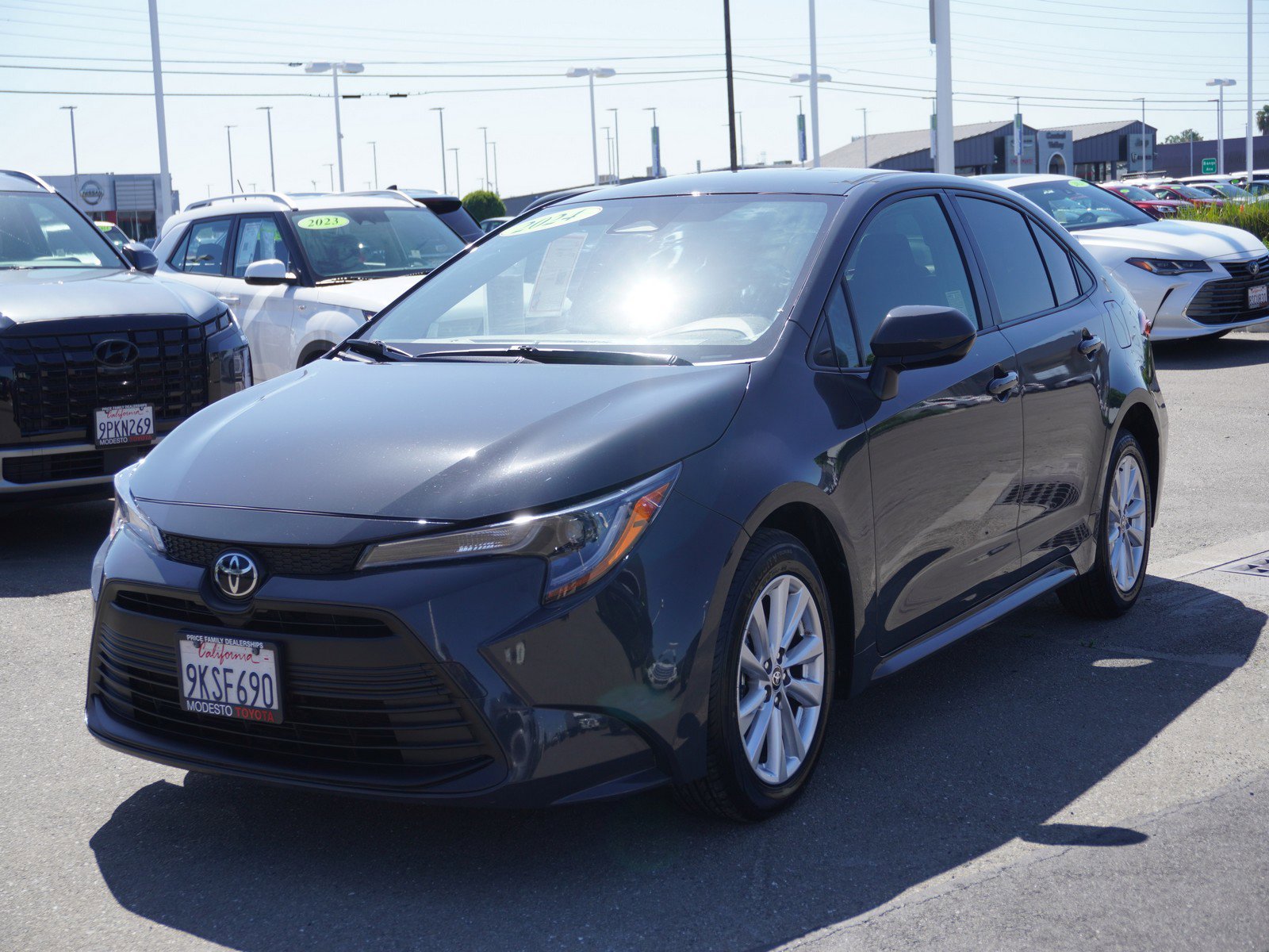 Used 2024 Toyota Corolla LE w/ LE Convenience Package FWD image 7