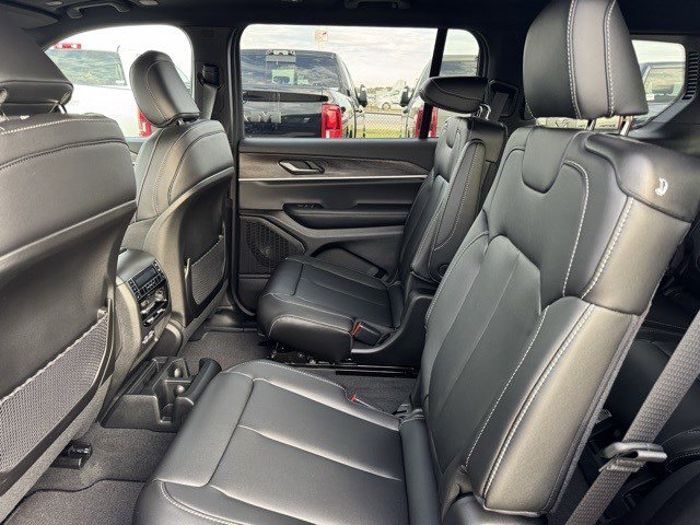 New 2025 Jeep Grand Cherokee L Limited w/ Trailer Tow Package image 29