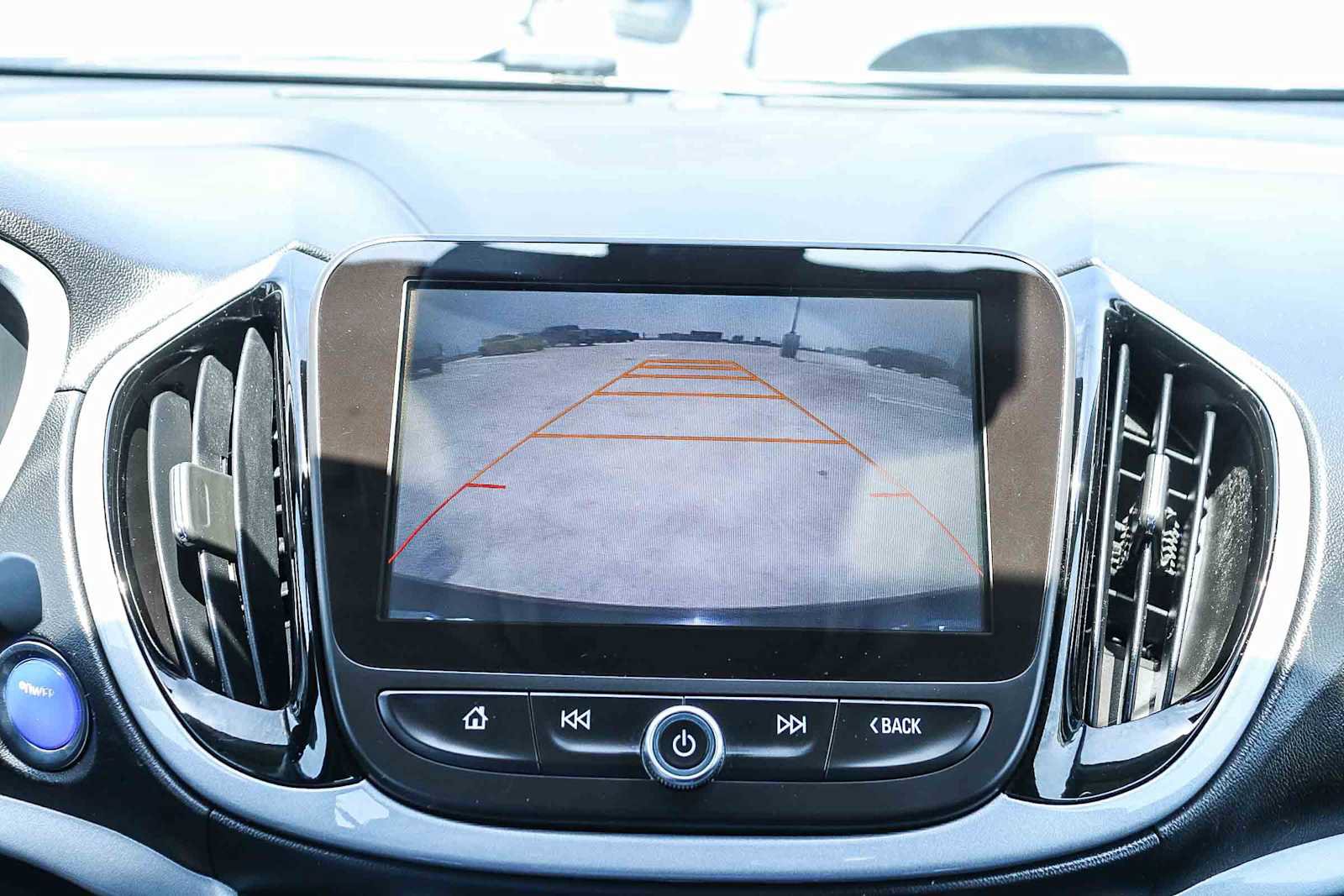 Used 2017 Chevrolet Volt LT FWD image 25