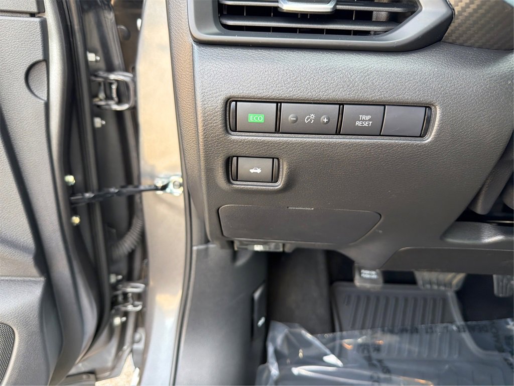 Used 2025 Nissan Sentra S image 18