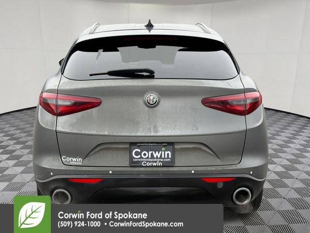 Used 2018 Alfa Romeo Stelvio AWD image 17