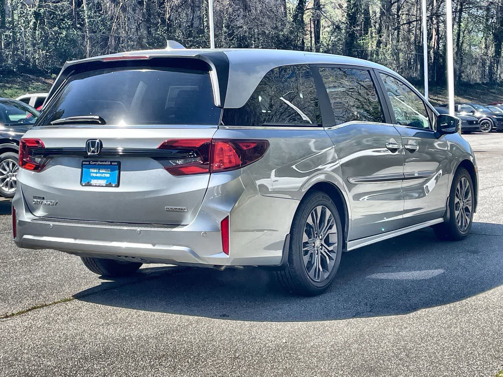 New 2026 Honda Odyssey Touring image 4