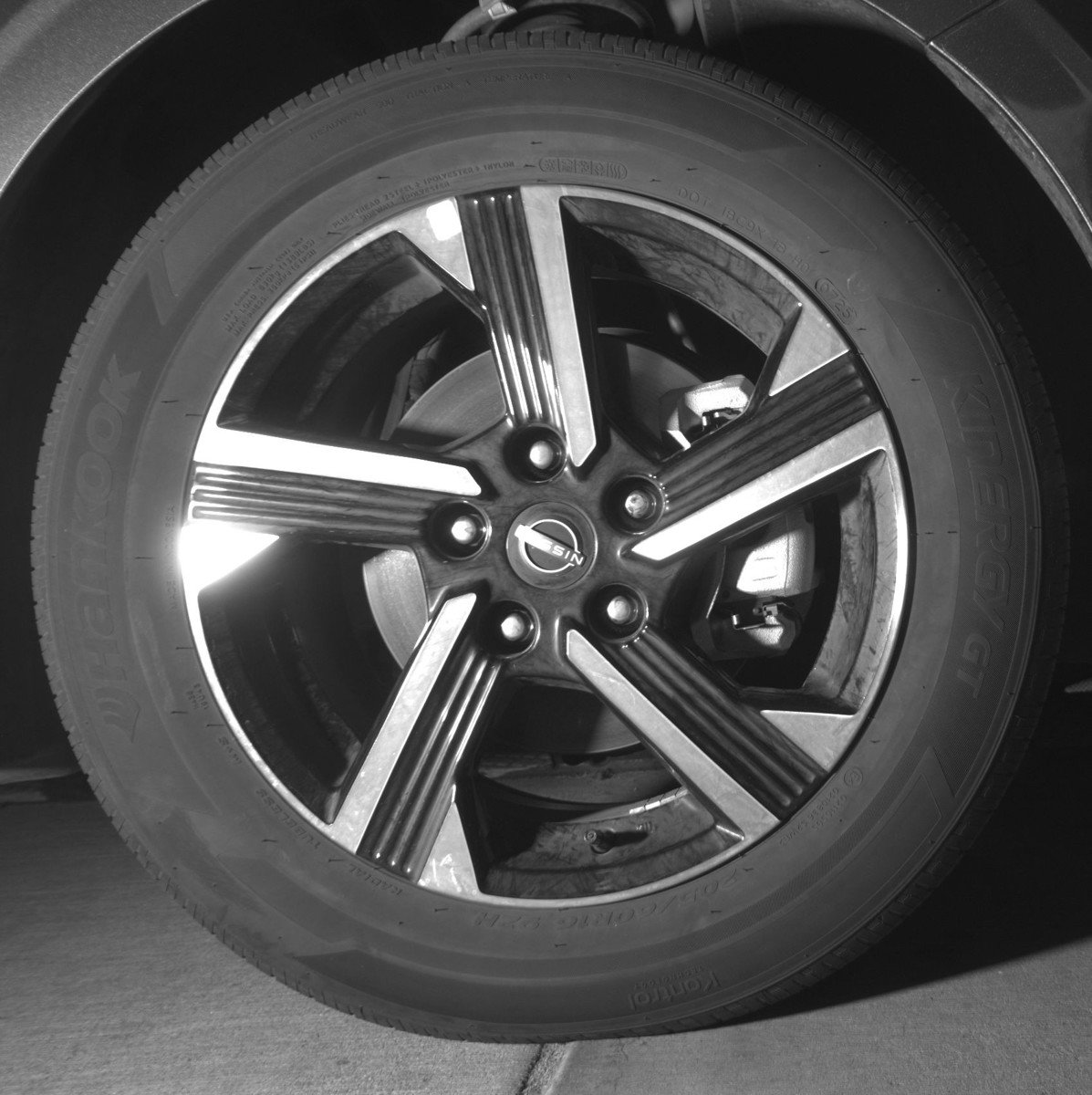 Used 2025 Nissan Sentra SV FWD image 13