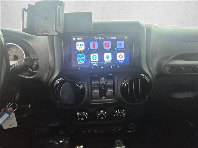 Used 2015 Jeep Wrangler Unlimited Sahara AWD/4WD image 15