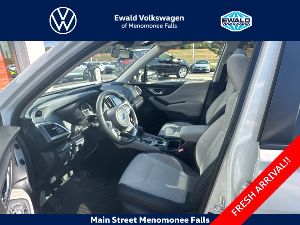 Used 2024 Subaru Forester Premium AWD/4WD image 6