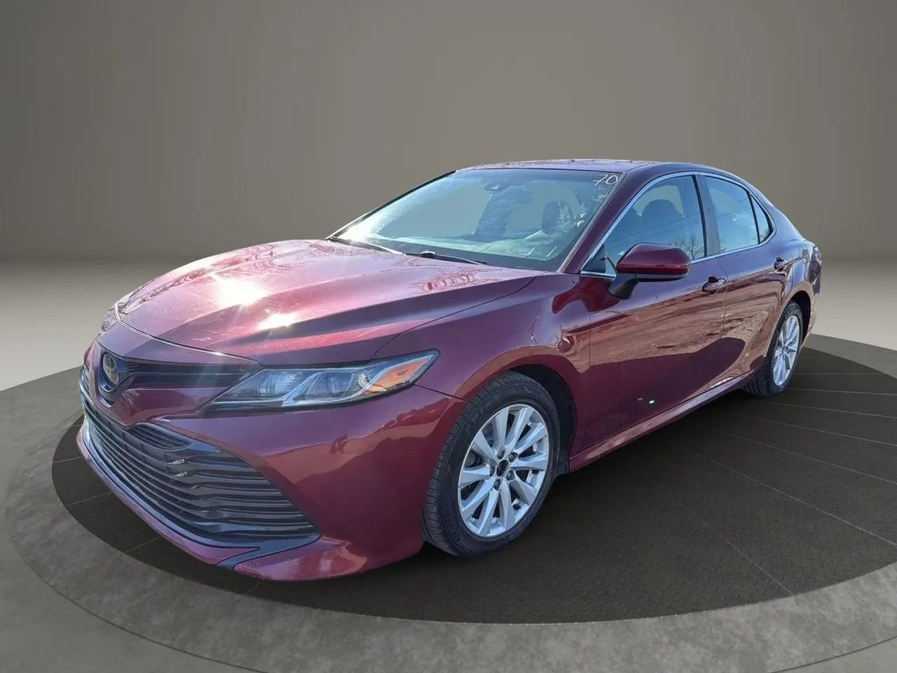 Used 2020 Toyota Camry LE FWD image 1