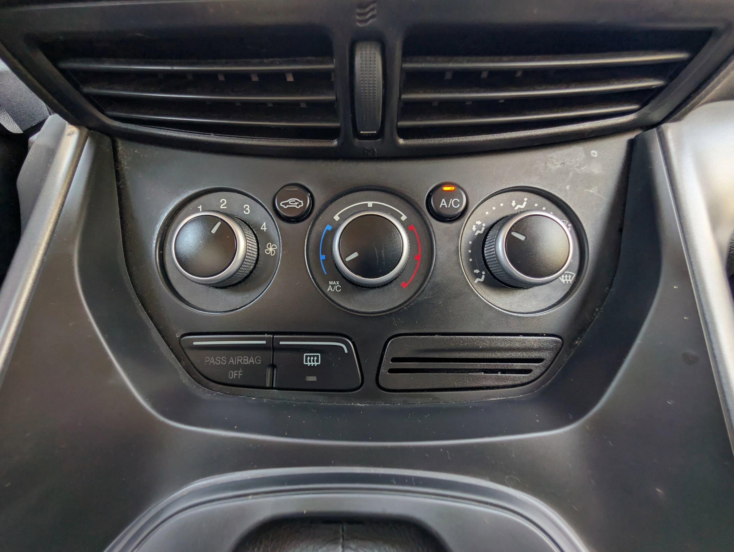 Used 2014 Ford Escape SE FWD image 10