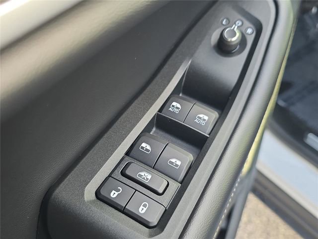Used 2025 Jeep Grand Cherokee Limited w/ Black Appearance Package AWD/4WD image 13