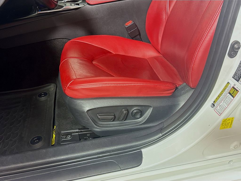 Certified 2019 Toyota Camry XSE FWD image 18
