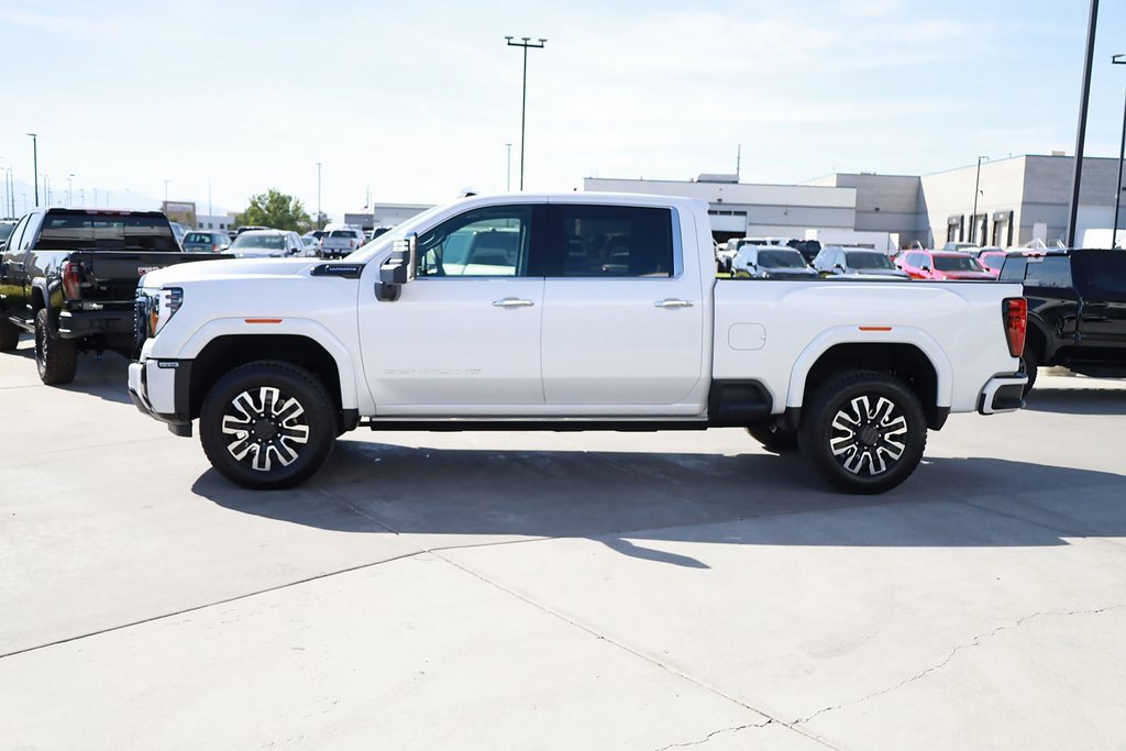 Used 2024 GMC Sierra 3500 Denali Ultimate image 3