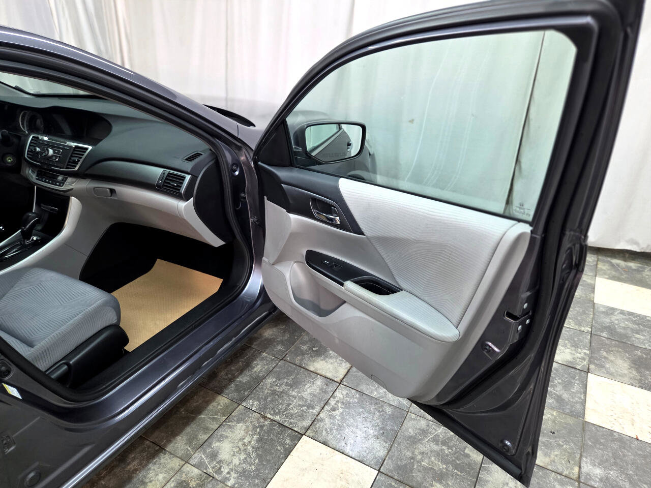 Used 2015 Honda Accord LX image 10