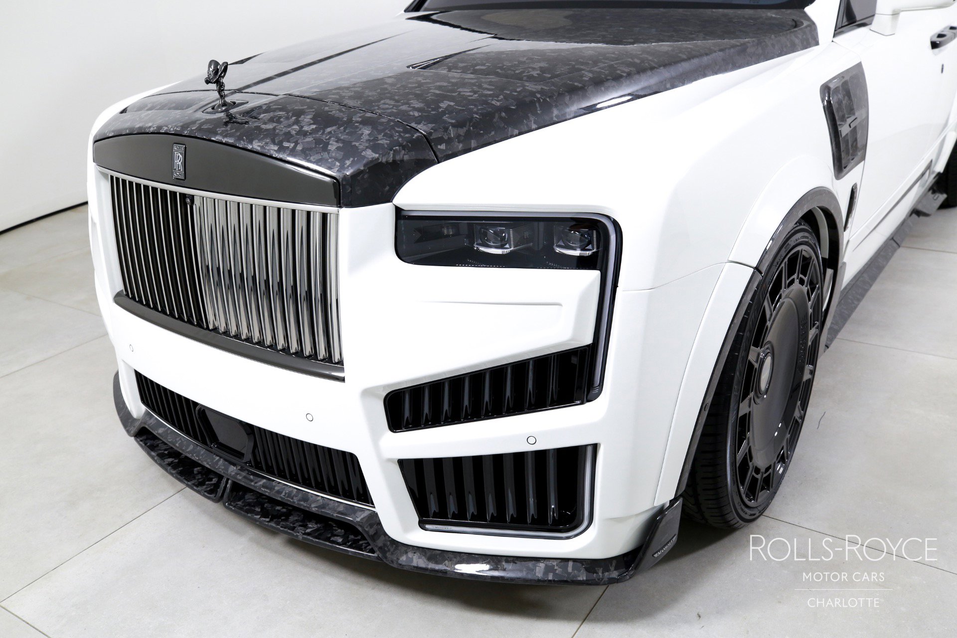 Used 2025 Rolls-Royce Cullinan Black Badge image 44