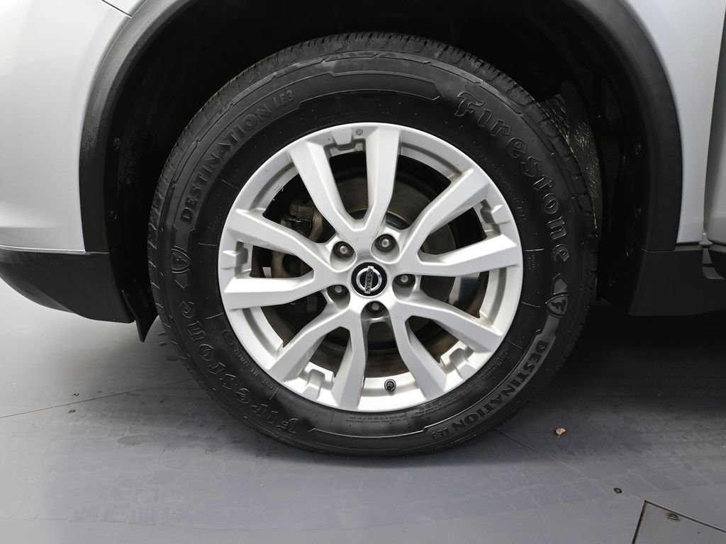 Used 2020 Nissan Rogue SV image 16