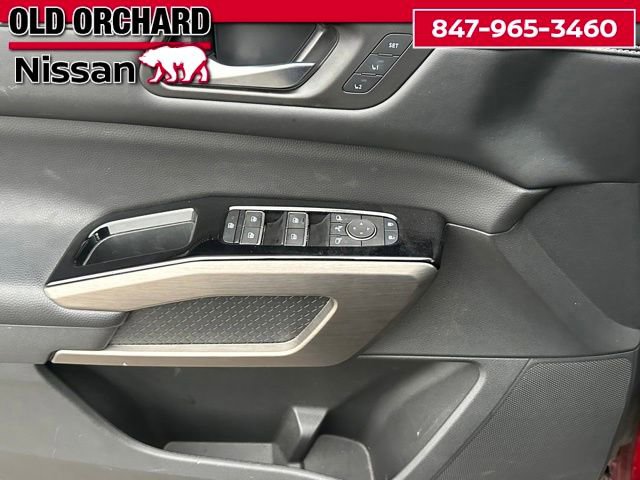 Used 2024 Nissan Pathfinder Platinum AWD/4WD image 9