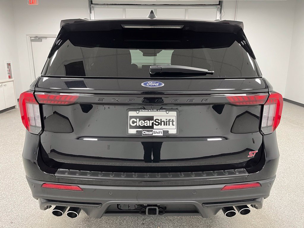 Used 2025 Ford Explorer ST AWD/4WD image 9
