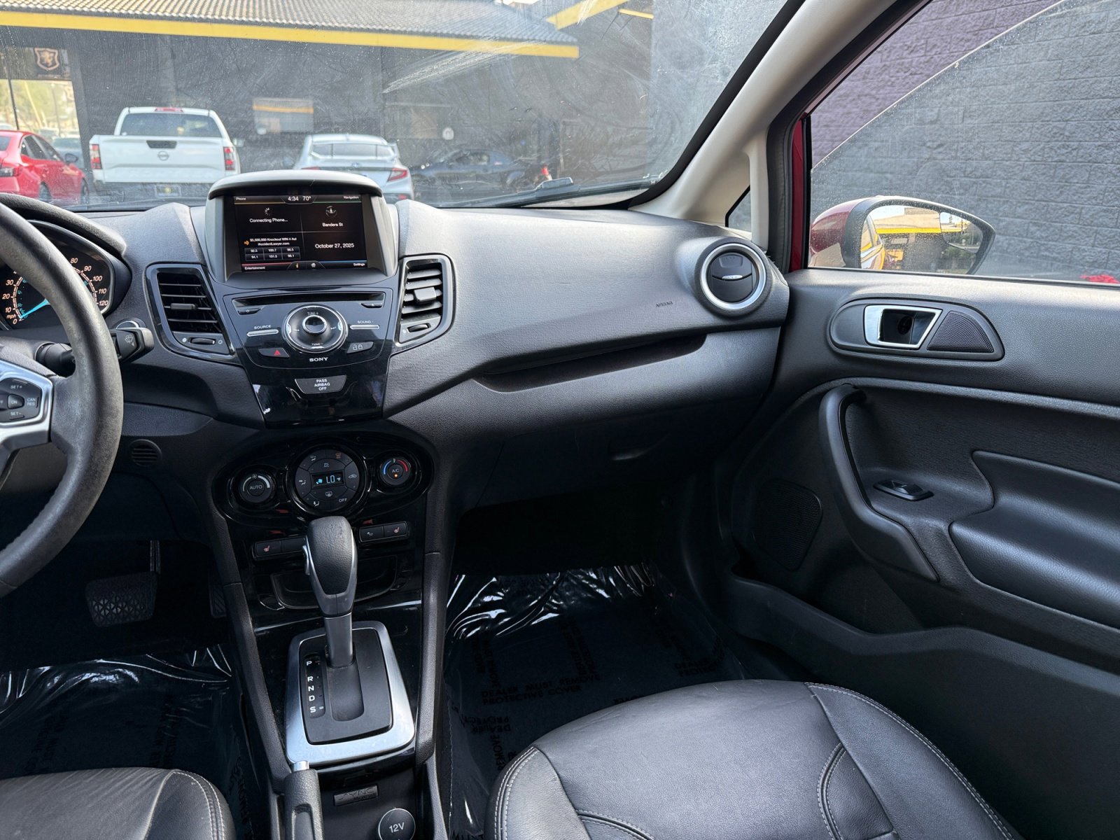 Used 2014 Ford Fiesta Titanium image 23